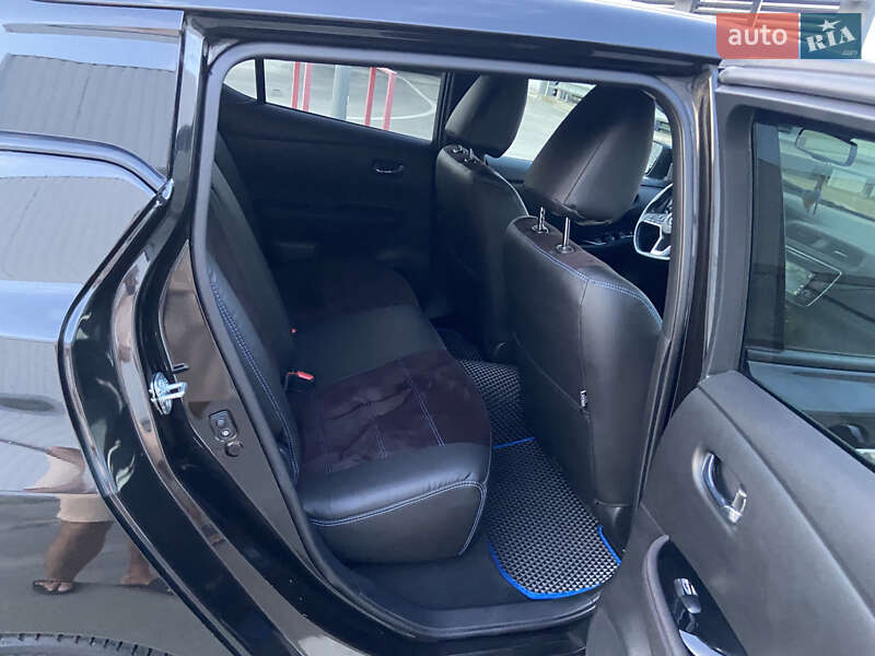 Хэтчбек Nissan Leaf 2018 в Киеве