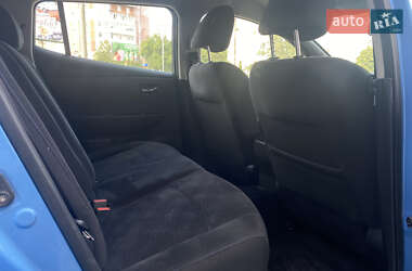 Хэтчбек Nissan Leaf 2013 в 