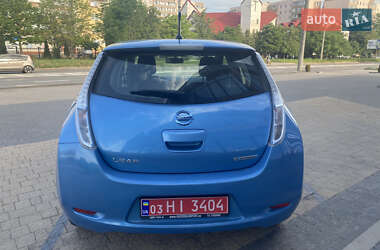 Хэтчбек Nissan Leaf 2013 в 