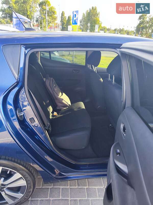 Хэтчбек Nissan Leaf 2017 в Одессе