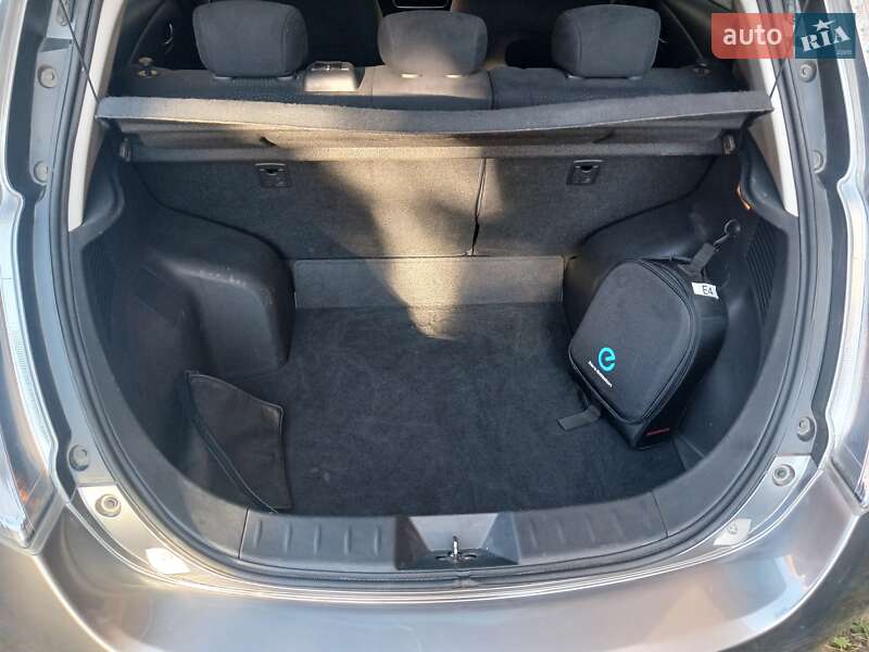 Хэтчбек Nissan Leaf 2014 в Черновцах