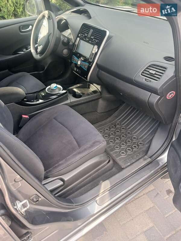 Хэтчбек Nissan Leaf 2014 в Черновцах