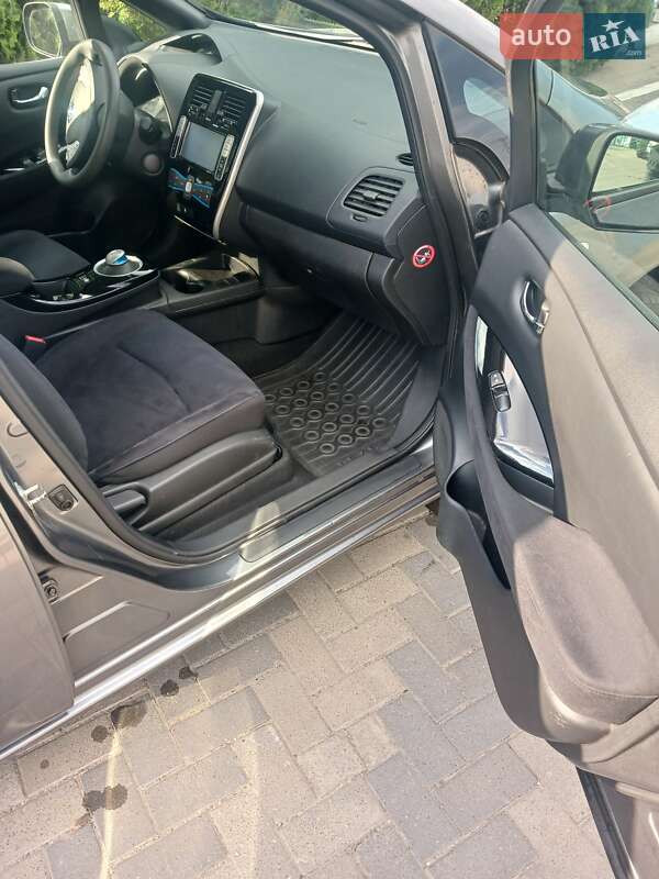 Хэтчбек Nissan Leaf 2014 в Черновцах