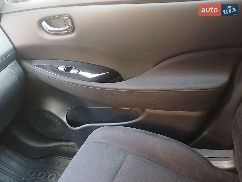 Хэтчбек Nissan Leaf 2014 в Черновцах