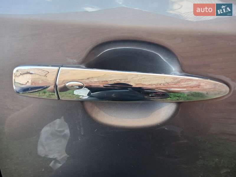 Хэтчбек Nissan Leaf 2014 в Черновцах