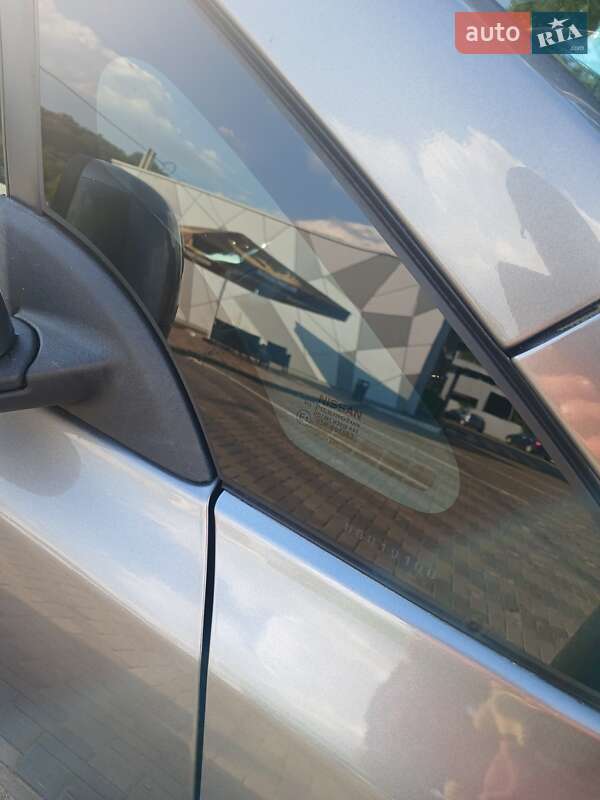 Хэтчбек Nissan Leaf 2014 в Черновцах