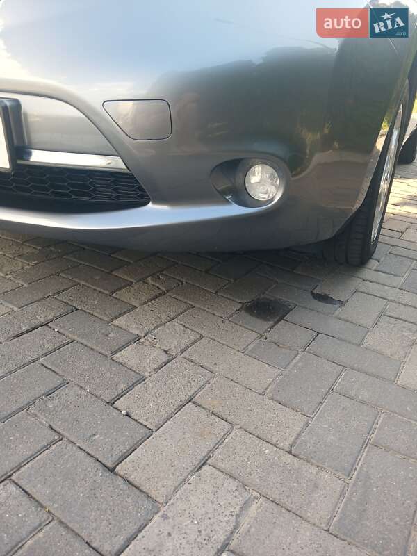 Хэтчбек Nissan Leaf 2014 в Черновцах