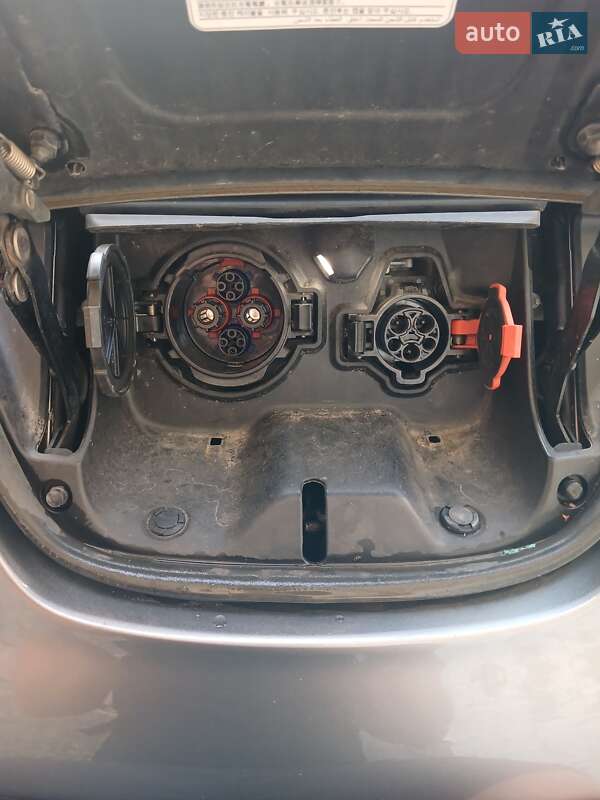 Хэтчбек Nissan Leaf 2014 в Черновцах