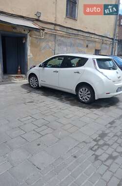 Хэтчбек Nissan Leaf 2015 в Львове