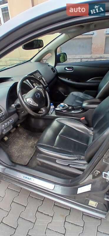 Хэтчбек Nissan Leaf 2015 в Ивано-Франковске