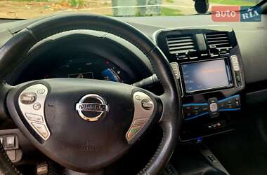 Хэтчбек Nissan Leaf 2013 в Днепре