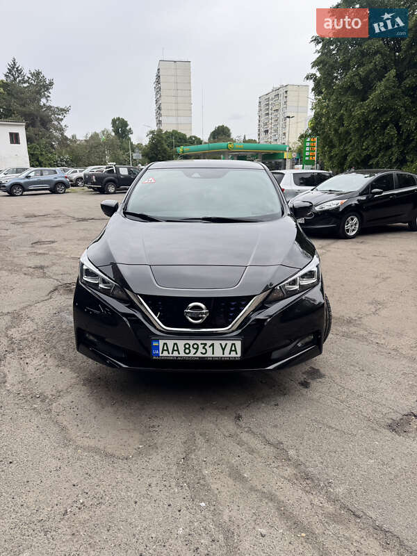 Хетчбек Nissan Leaf 2018 в Києві