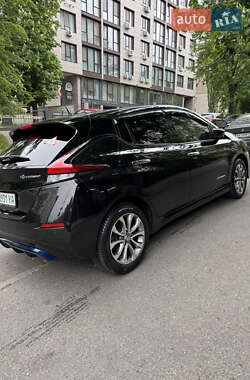 Хэтчбек Nissan Leaf 2018 в 