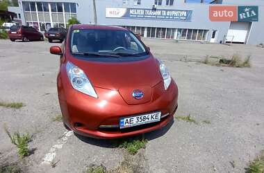 Хетчбек Nissan Leaf 2014 в Дніпрі