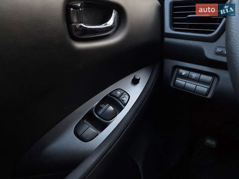 Хетчбек Nissan Leaf 2018 в Києві фото 19 Хетчбек Nissan Leaf 2018 в Києві