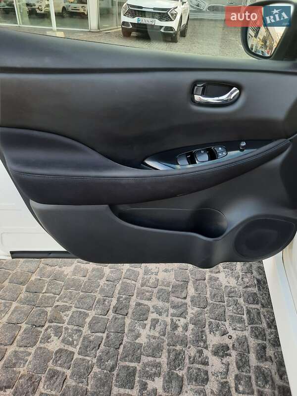 Хэтчбек Nissan Leaf 2020 в Днепре фото 16 Хэтчбек Nissan Leaf 2020 в Днепре