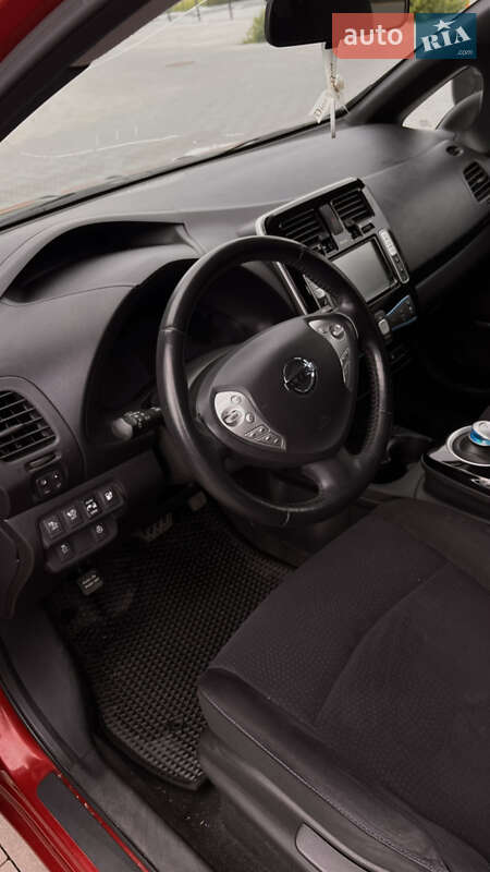 Хетчбек Nissan Leaf 2016 в Рівному