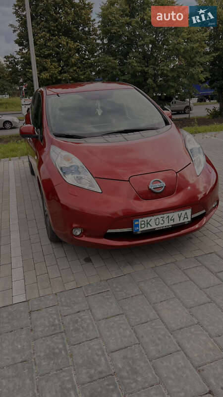 Хетчбек Nissan Leaf 2016 в Рівному