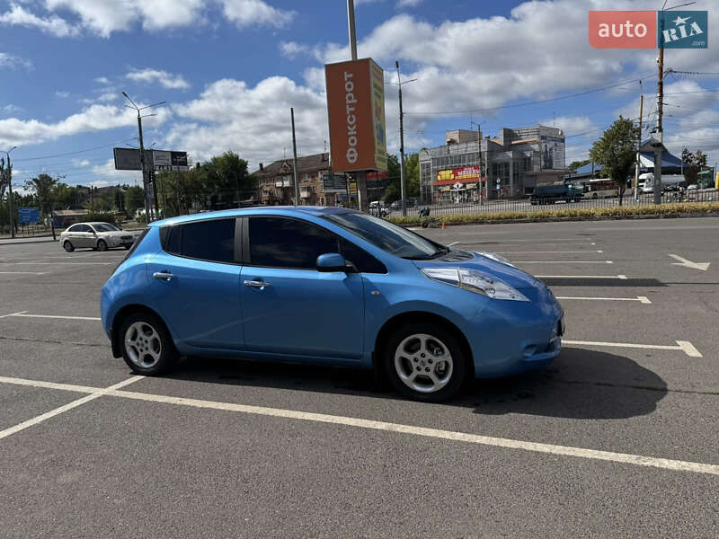 Хетчбек Nissan Leaf 2011 в Кривому Розі
