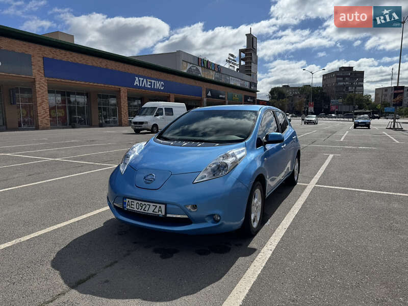 Хетчбек Nissan Leaf 2011 в Кривому Розі