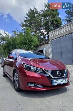 Хэтчбек Nissan Leaf 2020 в Киеве
