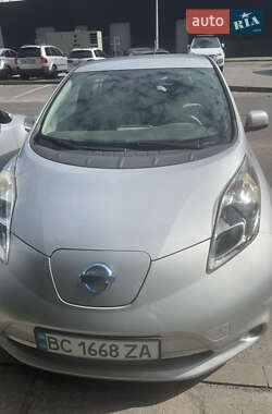 Хэтчбек Nissan Leaf 2013 в Львове