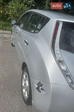 Хэтчбек Nissan Leaf 2013 в Львове