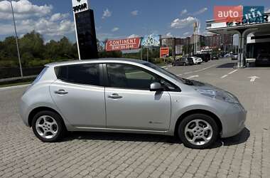 Хэтчбек Nissan Leaf 2012 в 