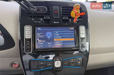 Хэтчбек Nissan Leaf 2012 в 