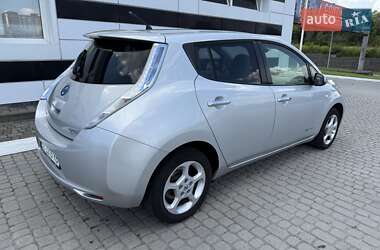 Хэтчбек Nissan Leaf 2012 в 