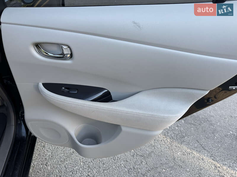 Хэтчбек Nissan Leaf 2012 в Одессе фото 10 Хэтчбек Nissan Leaf 2012 в Одессе