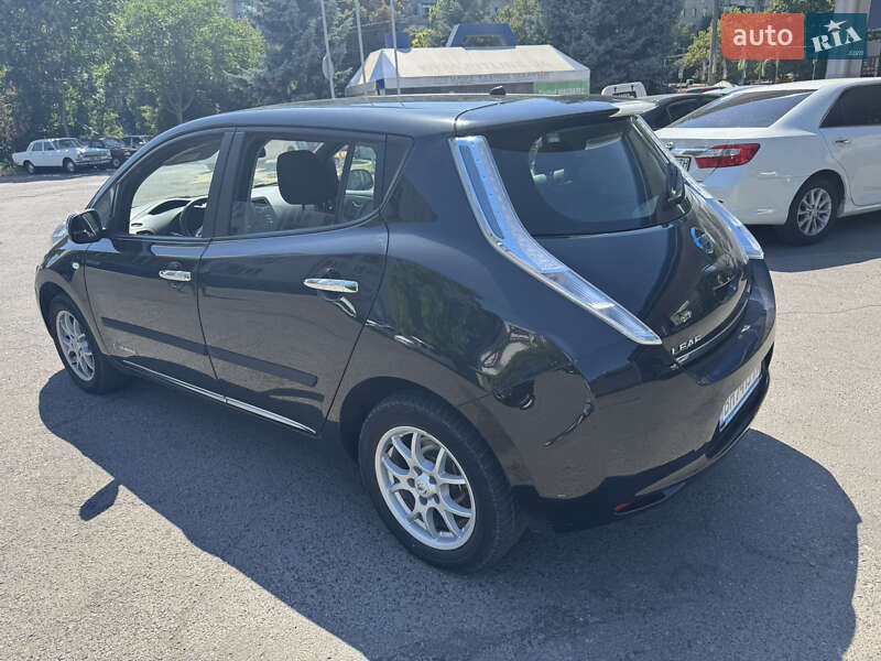 Хэтчбек Nissan Leaf 2013 в Одессе