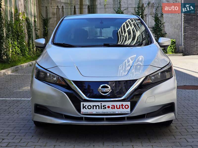 Хэтчбек Nissan Leaf 2018 в Хмельницком