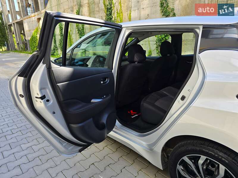 Хэтчбек Nissan Leaf 2018 в Хмельницком