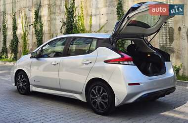 Хэтчбек Nissan Leaf 2018 в Хмельницком