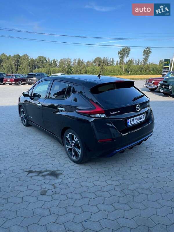 Хэтчбек Nissan Leaf 2019 в Могилев-Подольске