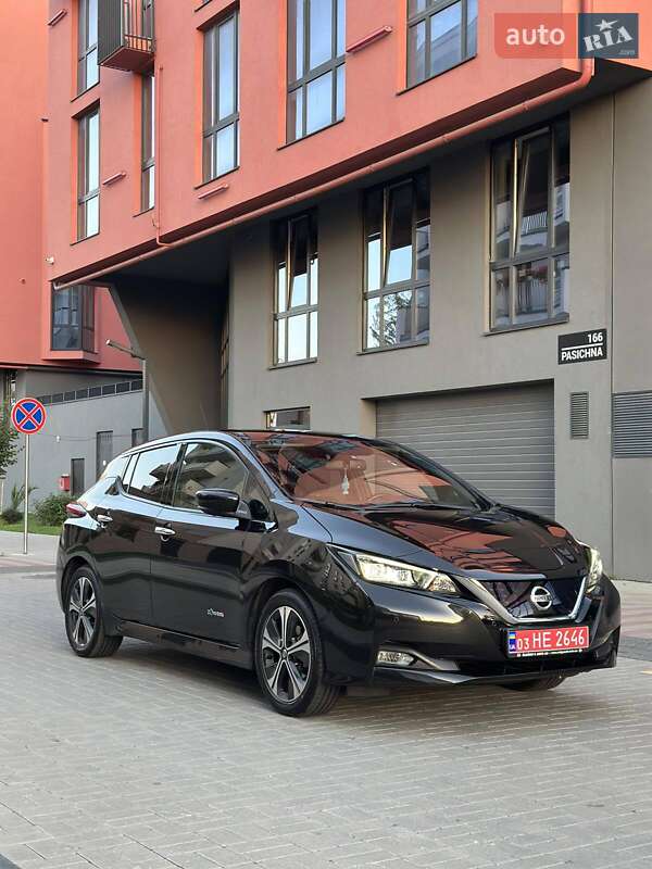 Хэтчбек Nissan Leaf 2019 в Могилев-Подольске