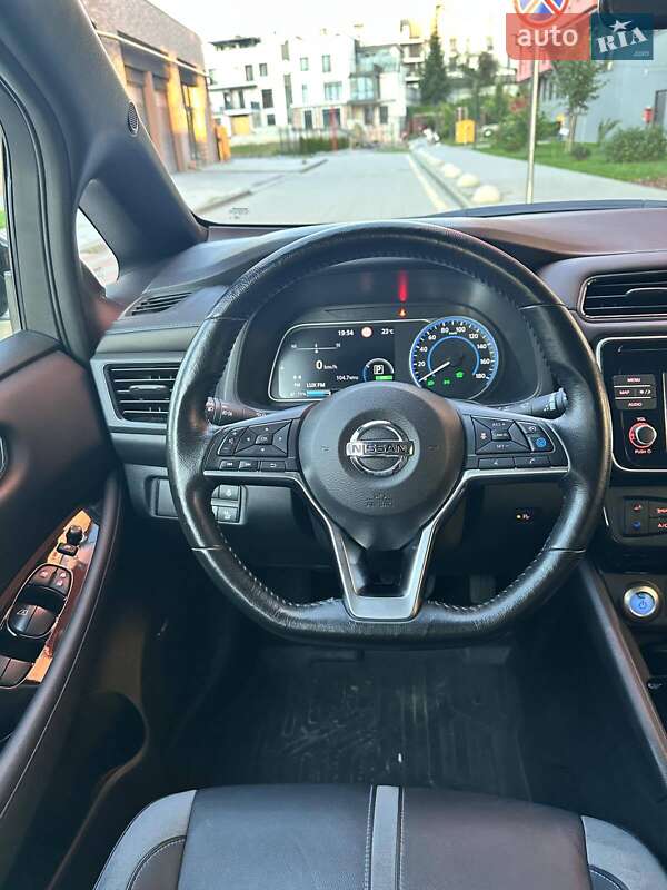 Хэтчбек Nissan Leaf 2019 в Могилев-Подольске