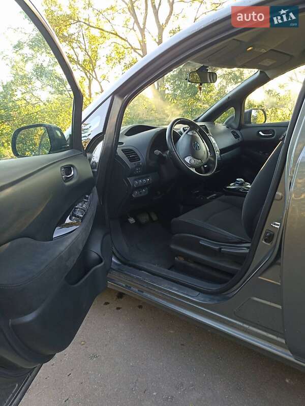 Хетчбек Nissan Leaf 2014 в Тетієві