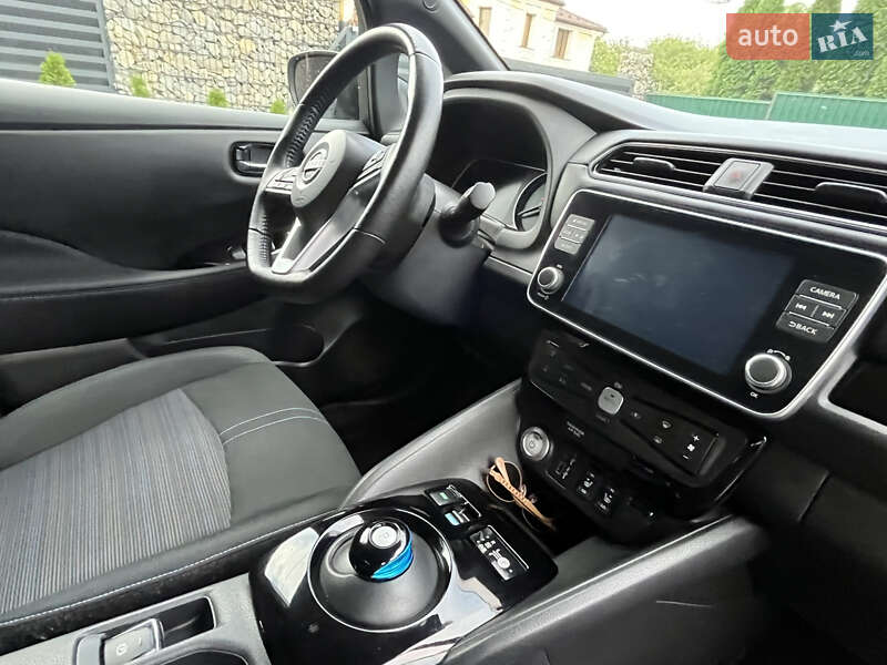 Хэтчбек Nissan Leaf 2022 в Черновцах