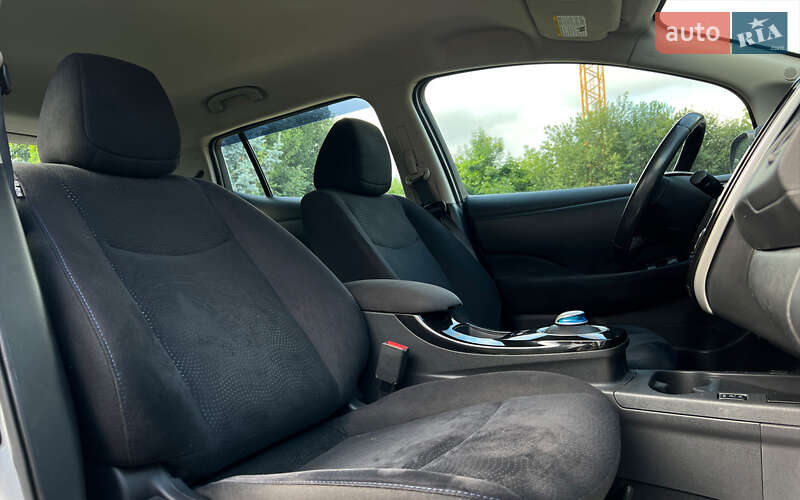 Хэтчбек Nissan Leaf 2016 в Львове