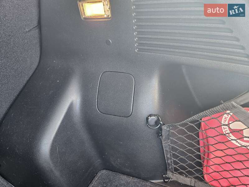 Хэтчбек Nissan Leaf 2016 в Борисполе