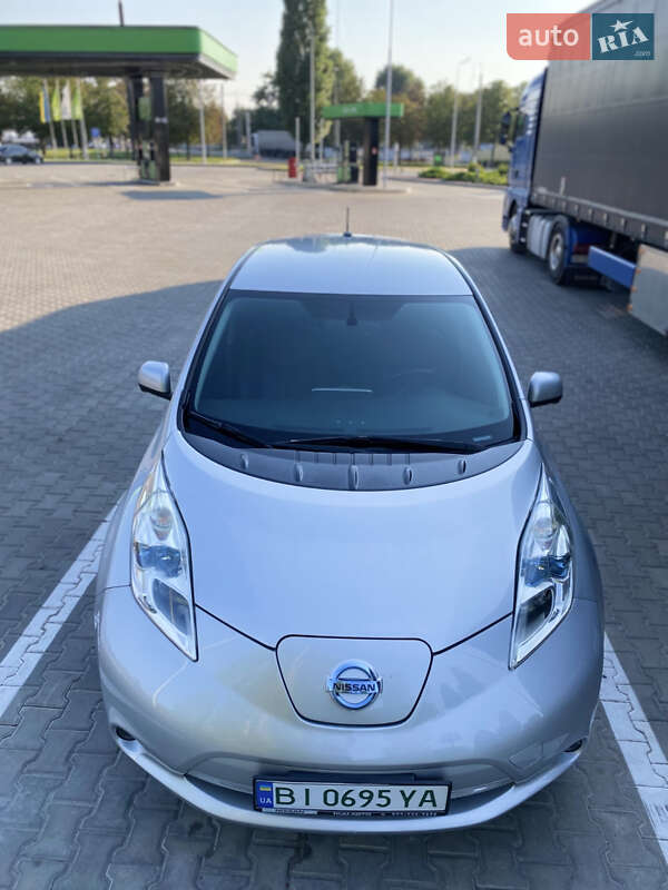 Хэтчбек Nissan Leaf 2014 в Кременчуге