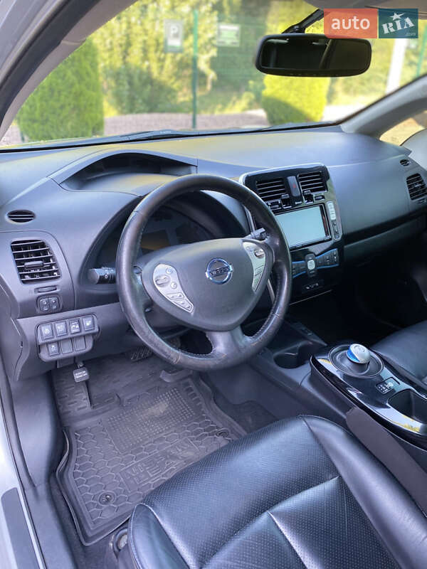 Хэтчбек Nissan Leaf 2014 в Кременчуге