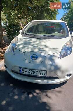 Хэтчбек Nissan Leaf 2012 в Черноморске