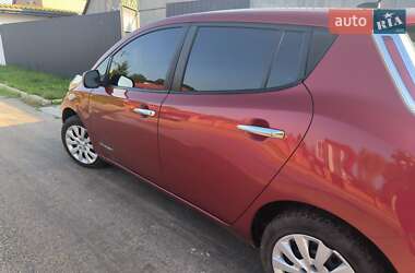 Хэтчбек Nissan Leaf 2015 в 