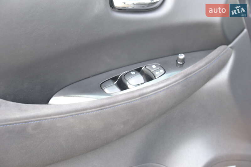 Хетчбек Nissan Leaf 2014 в Луцьку