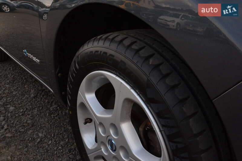 Хетчбек Nissan Leaf 2014 в Луцьку