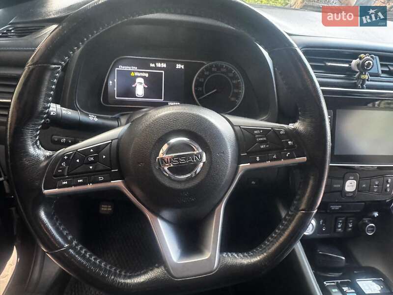 Хэтчбек Nissan Leaf 2018 в Бердичеве