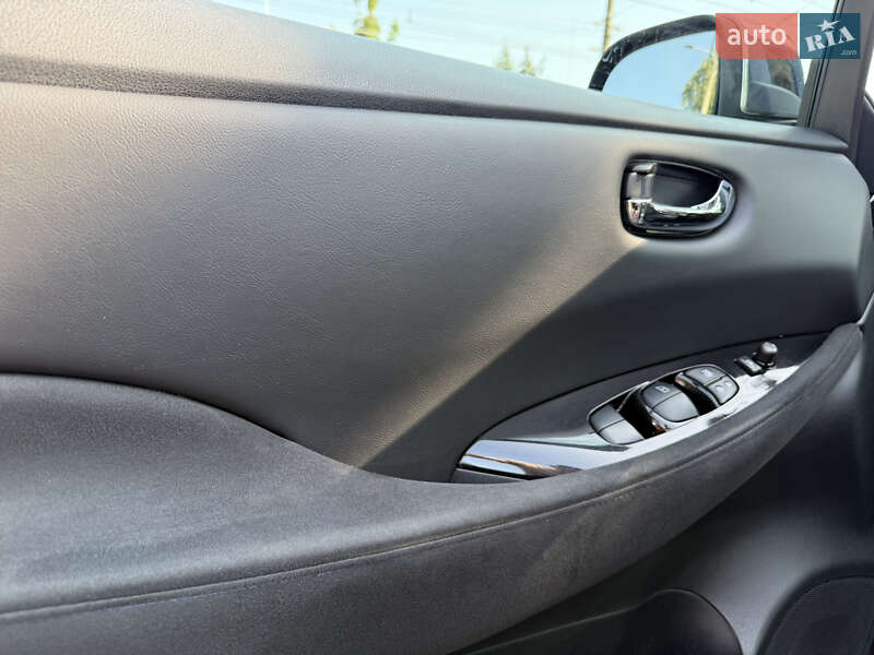 Хэтчбек Nissan Leaf 2015 в Житомире фото 31 Хэтчбек Nissan Leaf 2015 в Житомире